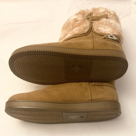GBG Guess Fur Boots Size 8.5 New in Box - Picture 4 of 7